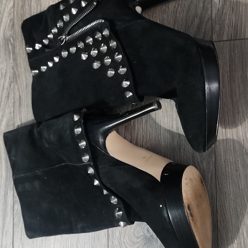 ✨️✨️Nine West Black Heeled Boots with Silver Studs - Picture 5 of 10